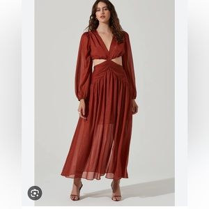 ASTR METALLIC TWIST CUTOUT WAIST MAXI DRESS